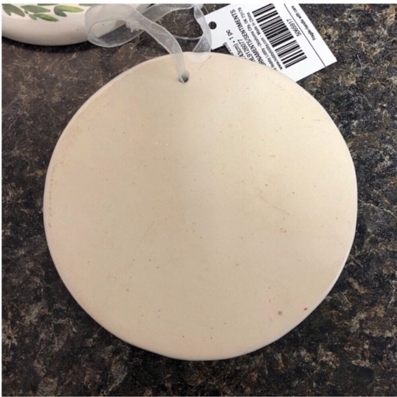 3/$15 ❤️ 1/18  set of 3 ceramic Christmas ornaments nwt - Picture 3 of 4